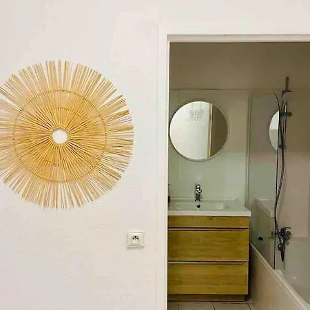 Charming 100m From The Apartman *